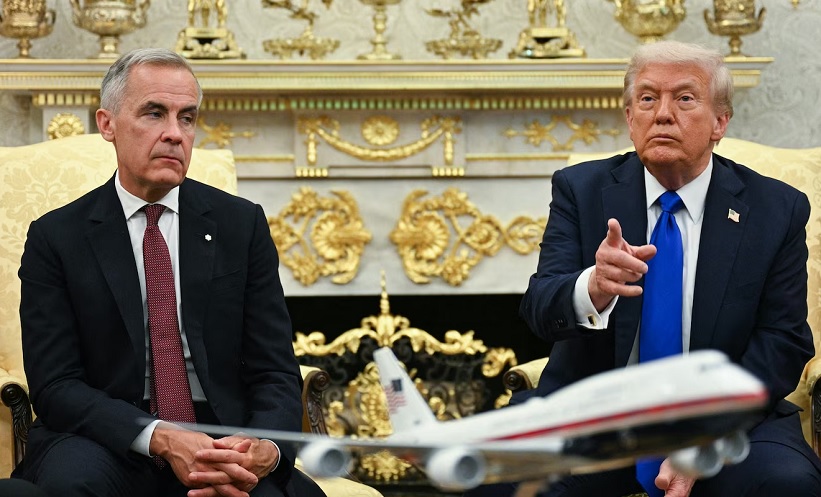 अमेरिकी राष्ट्रपति डोनाल्ड ट्रंप सात अक्टूबरको वाशिंगटन डीसी में व्हाइट हाउस के ओवल ऑफिस में कनाडाई प्रधानमंत्री मार्क कार्नी के साथ। फोटो - इंटरनेट मीडिया अमेरिकी राष्ट्रपति डोनाल्ड ट्रंप सात अक्टूबरको वाशिंगटन डीसी में व्हाइट हाउस के ओवल ऑफिस में कनाडाई प्रधानमंत्री मार्क कार्नी के साथ। फोटो - इंटरनेट मीडिया