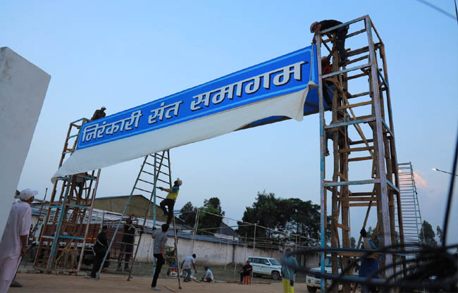 सोनीपत संत निरंकारी आध्यात्मिक स्थल स्थित मैदानों में निरंकारी समागम दिव्य नगरी की तैयारी का दृश्य