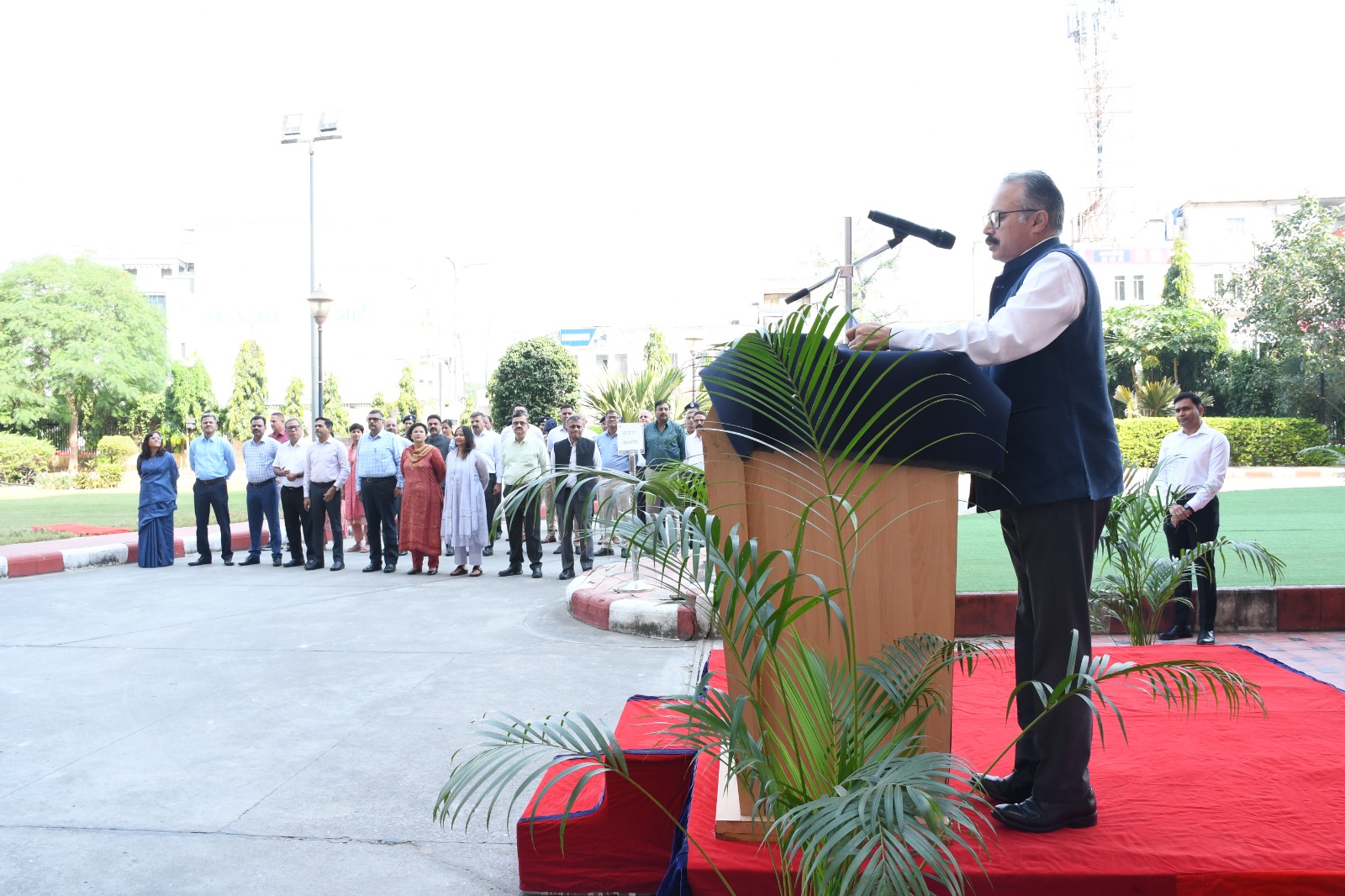 डीजीपी शर्मा ने दीपावली स्नेह मिलन समारोह में पुलिस अधिकारियों व कर्मियों को दी शुभकामनाएँ डीजीपी शर्मा ने दीपावली स्नेह मिलन समारोह में पुलिस अधिकारियों व कर्मियों को दी शुभकामनाएँ