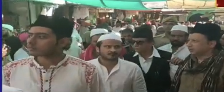 सपा नेता आजम खान पहुंचे अजमेर ख्वाजा की दरगाह, मांगी मन्नत सपा नेता आजम खान पहुंचे अजमेर ख्वाजा की दरगाह, मांगी मन्नत