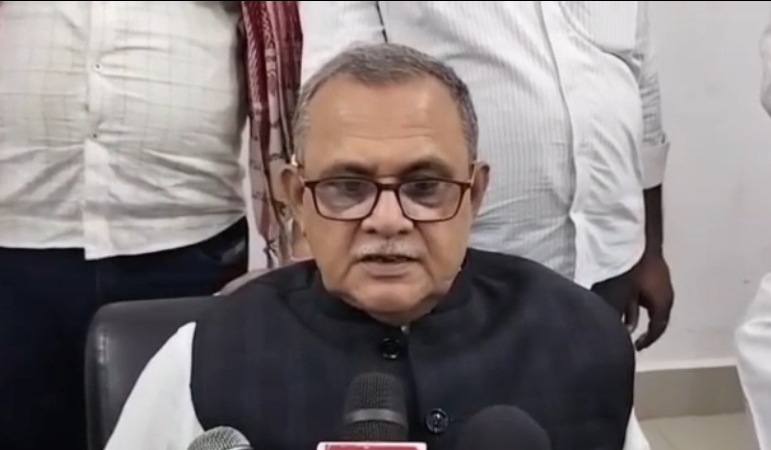 सपा सांसद सनातन पाण्डेय