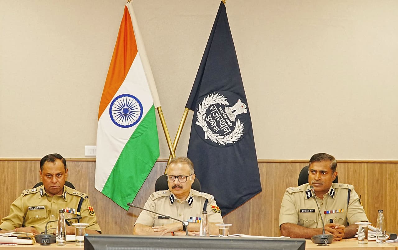 संगठित अपराधों के खिलाफ राजस्थान पुलिस जीरो टॉलरेंस की नीति पर कर रही कार्यवाही :डीजीपी शर्मा संगठित अपराधों के खिलाफ राजस्थान पुलिस जीरो टॉलरेंस की नीति पर कर रही कार्यवाही :डीजीपी शर्मा