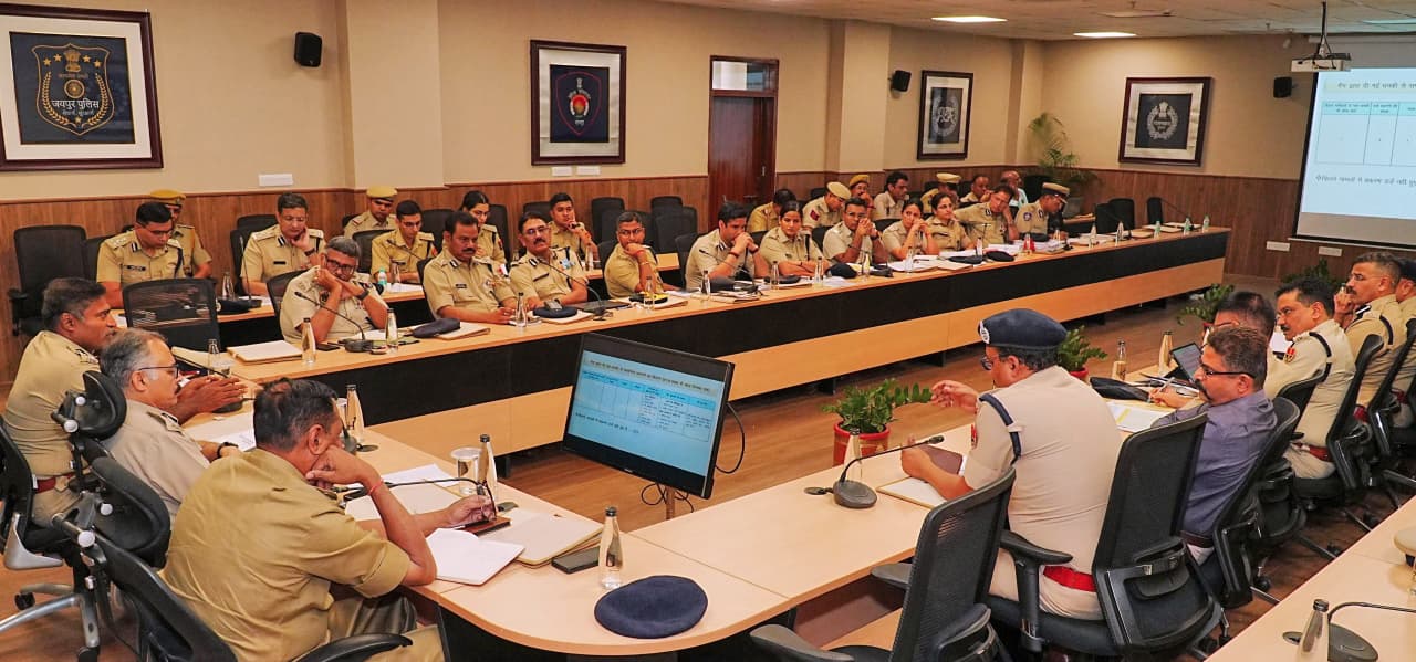 संगठित अपराधों के खिलाफ राजस्थान पुलिस जीरो टॉलरेंस की नीति पर कर रही कार्यवाही :डीजीपी शर्मा संगठित अपराधों के खिलाफ राजस्थान पुलिस जीरो टॉलरेंस की नीति पर कर रही कार्यवाही :डीजीपी शर्मा