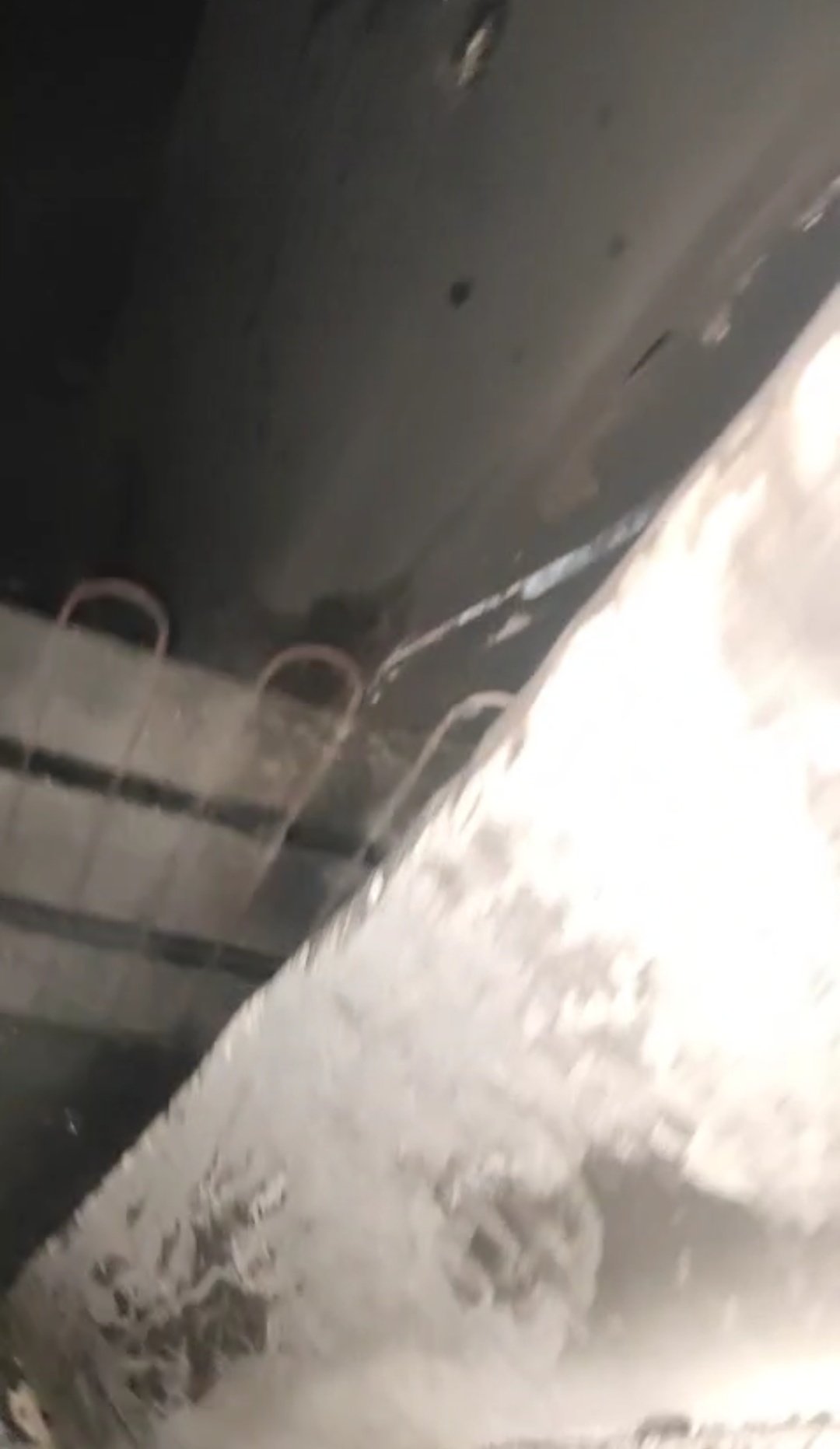 फ्रिज का कंप्रेसर फटने से फ्लैट में लगी आग, मां -बेटी झूलसे, बच्ची की मौत फ्रिज का कंप्रेसर फटने से फ्लैट में लगी आग, मां -बेटी झूलसे, बच्ची की मौत