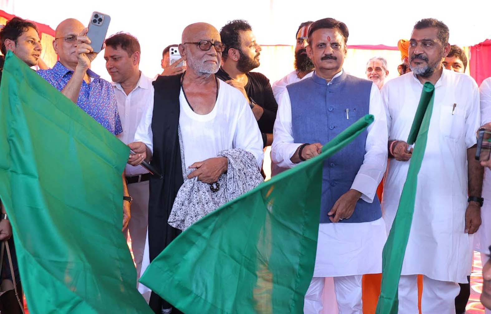 धर्मनगरी चित्रकूट से रवाना हुई राम वन गमन भारत गौरव यात्रा धर्मनगरी चित्रकूट से रवाना हुई राम वन गमन भारत गौरव यात्रा