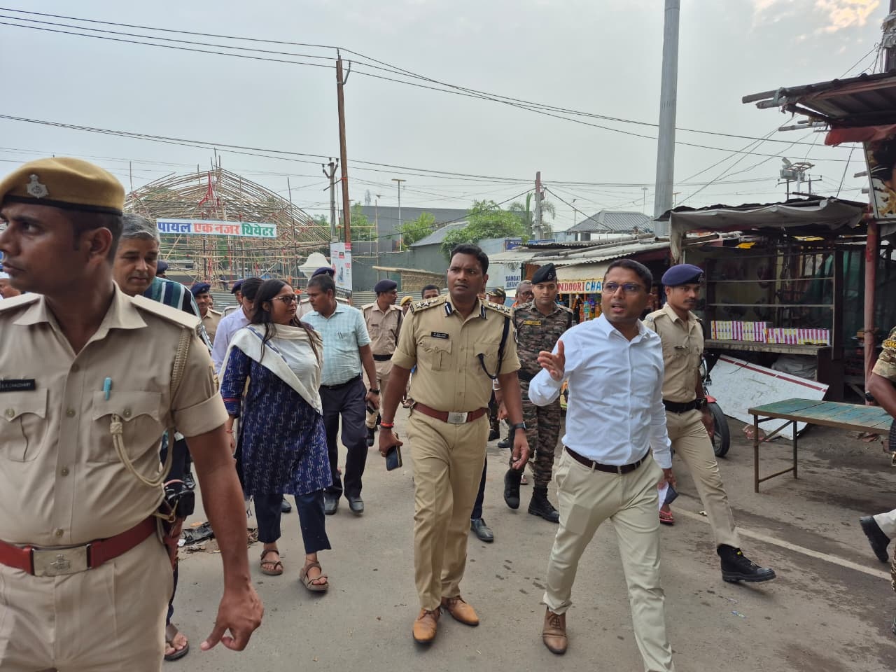 सोनपुर मेला 2025 की चल रही तैयारियों का जिलाधिकारी ने किया स्थलीय निरीक्षण सोनपुर मेला 2025 की चल रही तैयारियों का जिलाधिकारी ने किया स्थलीय निरीक्षण