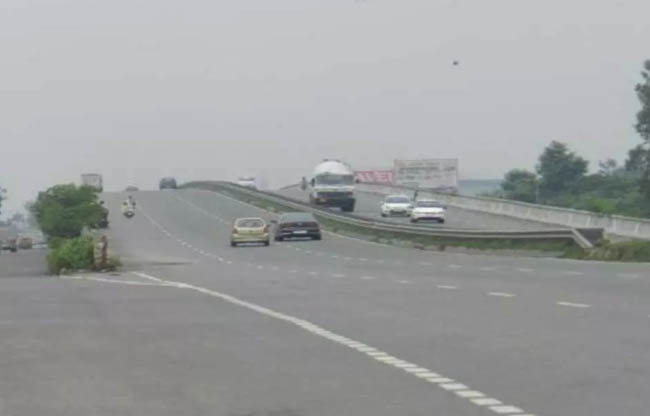 सोनीपत के बहालगढ़ फ्लाईओवर का दृश्य सोनीपत के बहालगढ़ फ्लाईओवर का दृश्य