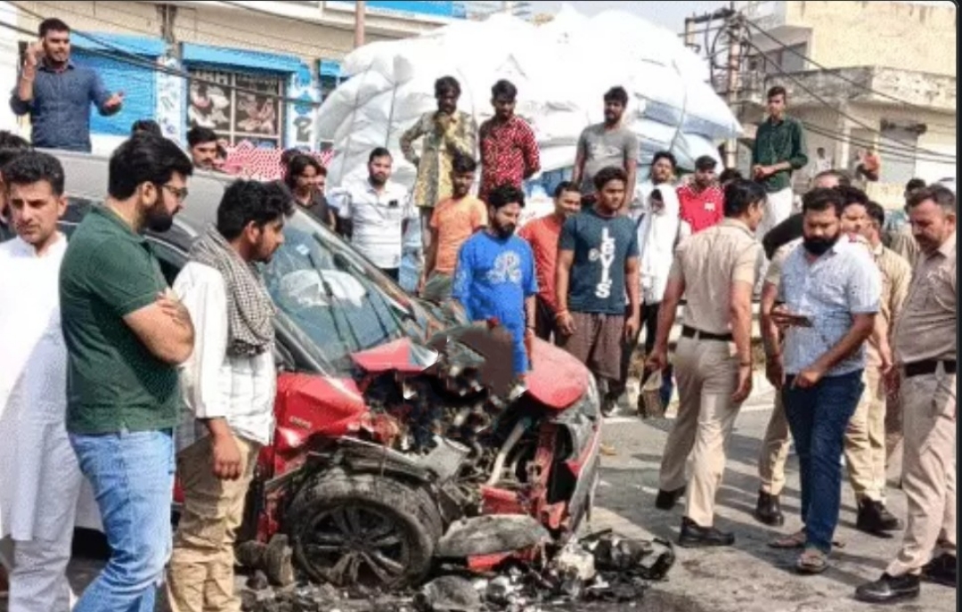 इसराना में क्षतिग्रस्त एसएचओ की कार इसराना में क्षतिग्रस्त एसएचओ की कार