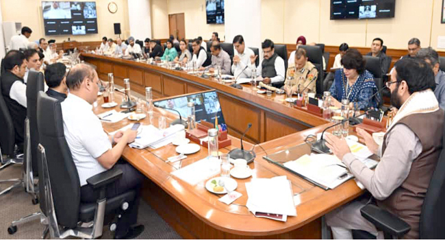 हरियाणा के मुख्यमंत्री फसल खरीद के लिए अधिकारियाें की बैठक लेते हुए हरियाणा के मुख्यमंत्री फसल खरीद के लिए अधिकारियाें की बैठक लेते हुए