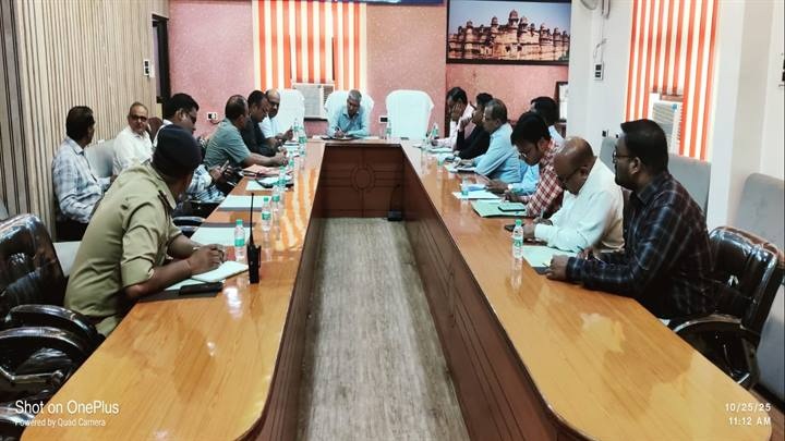 मेले की तैयारियों के सिलसिले में ली गई बैठक मेले की तैयारियों के सिलसिले में ली गई बैठक