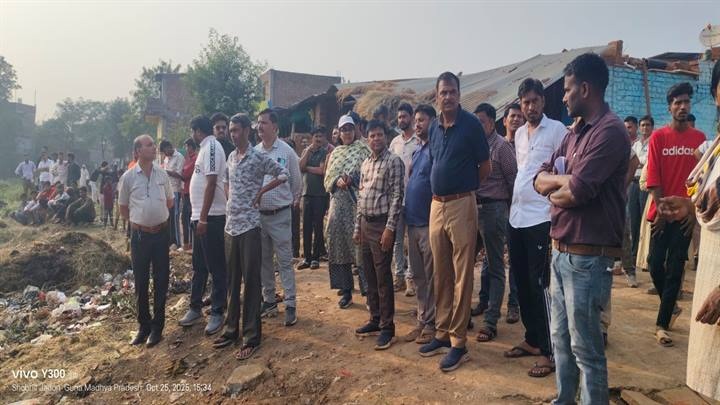 गुनाः जिला प्रशासन ने शुरू की गुनिया नदी को अतिक्रमण मुक्त कराने की कार्रवाई