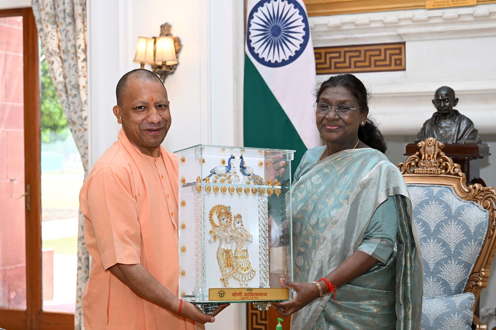 योगी आदित्यनाथ ने की राष्ट्रपति द्रौपदी मुर्मु से मुलाकात योगी आदित्यनाथ ने की राष्ट्रपति द्रौपदी मुर्मु से मुलाकात