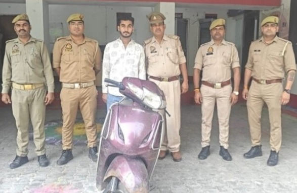 गिरफ्तार शातिर चेन स्नैचर गिरफ्तार शातिर चेन स्नैचर