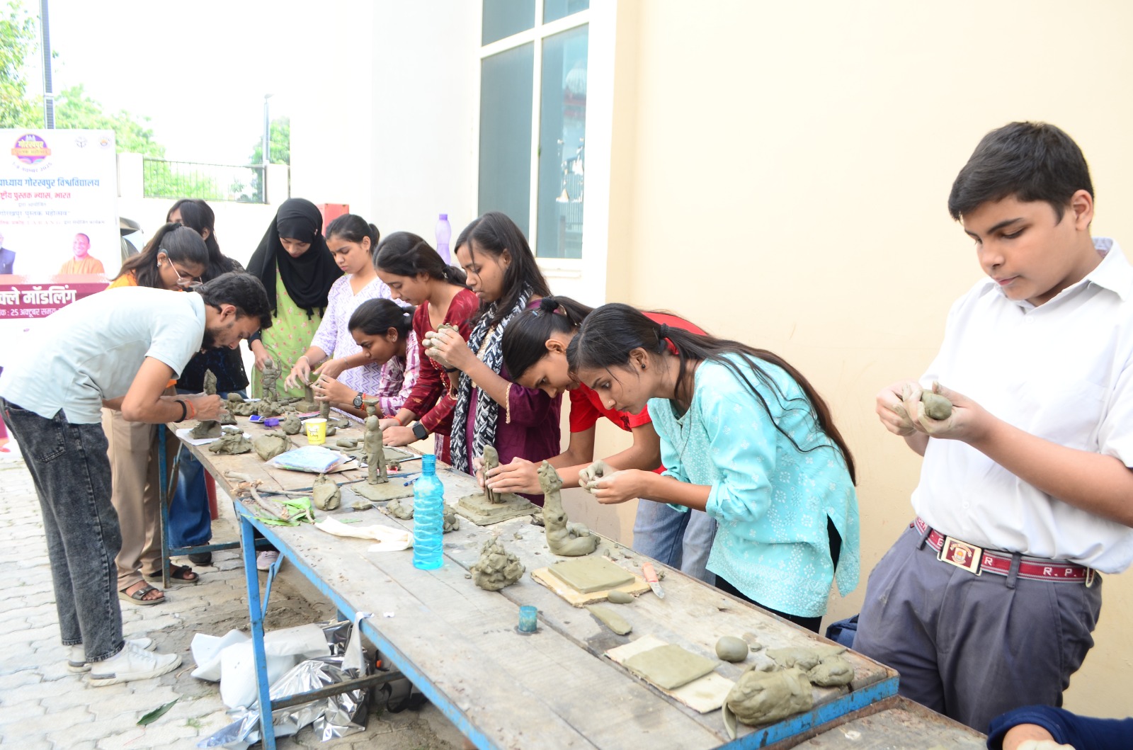 राष्ट्रीय पुस्तक महोत्सव’ के तहत पोस्टर, रंगोली एवं क्ले मॉडलिंग प्रतियोगिता संपन्न* राष्ट्रीय पुस्तक महोत्सव’ के तहत पोस्टर, रंगोली एवं क्ले मॉडलिंग प्रतियोगिता संपन्न*