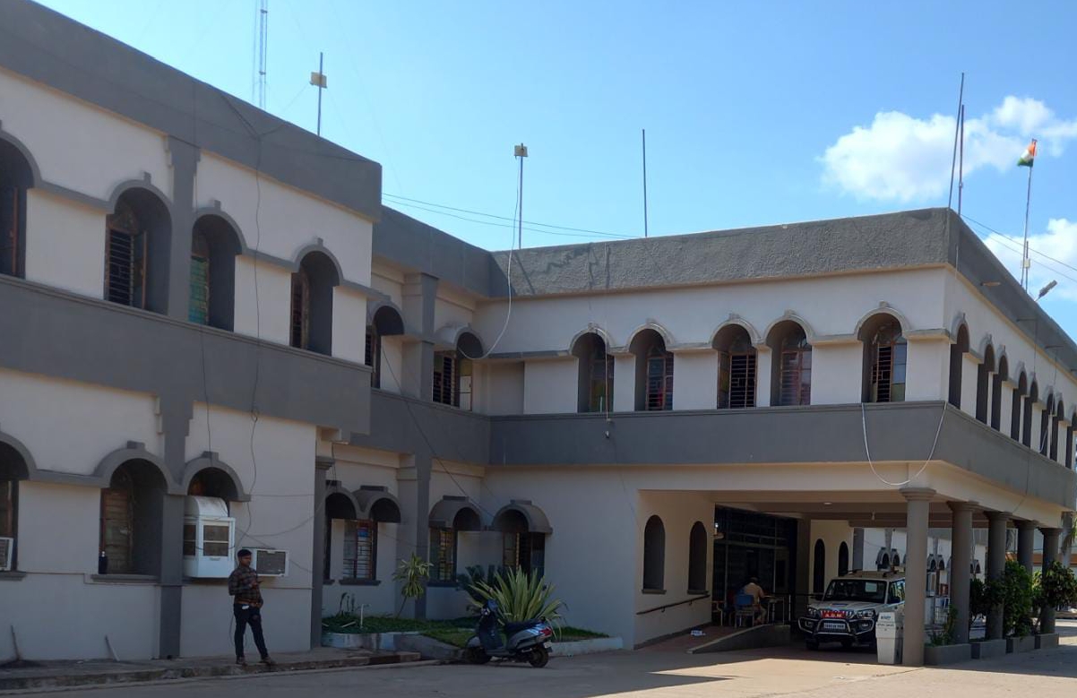 कलेक्टोरेट कार्यालय धमतरी। कलेक्टोरेट कार्यालय धमतरी।