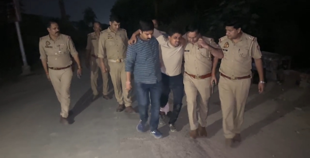 पुलिस मुठभेड़ में घायल  आरोपित शिवम सक्सेना पुलिस मुठभेड़ में घायल  आरोपित शिवम सक्सेना