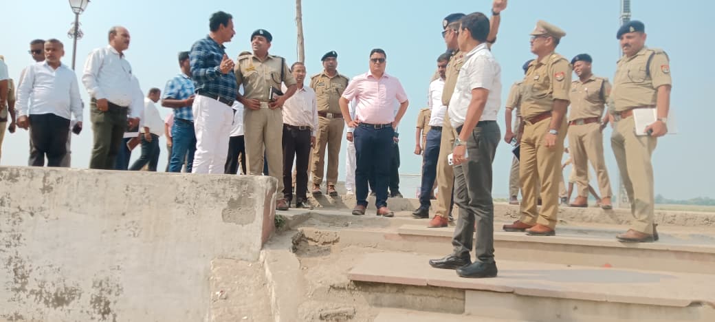 मंडलायुक्त ने परिक्रमा मार्ग का अधिकारियों  संग  निरीक्षण