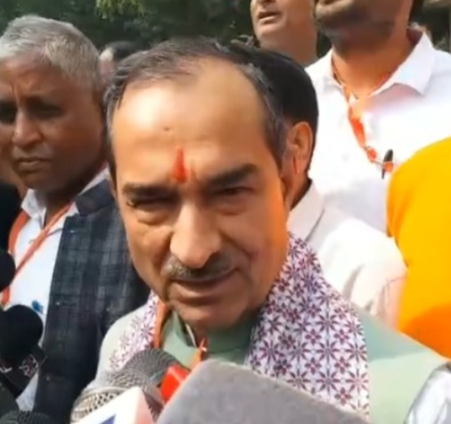 अशोक गहलोत संविधान की रक्षा पर भाषण देने से पहले अपनी पार्टी के इतिहास में झांककर देंखे मदन राठौड़ अशोक गहलोत संविधान की रक्षा पर भाषण देने से पहले अपनी पार्टी के इतिहास में झांककर देंखे मदन राठौड़