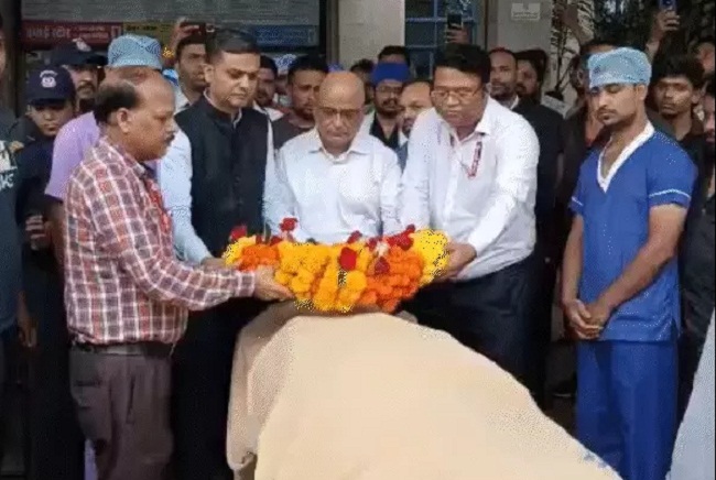 गार्ड ऑफ ऑनर के साथ दी गई अंगदाता को अंतिम विदाई गार्ड ऑफ ऑनर के साथ दी गई अंगदाता को अंतिम विदाई