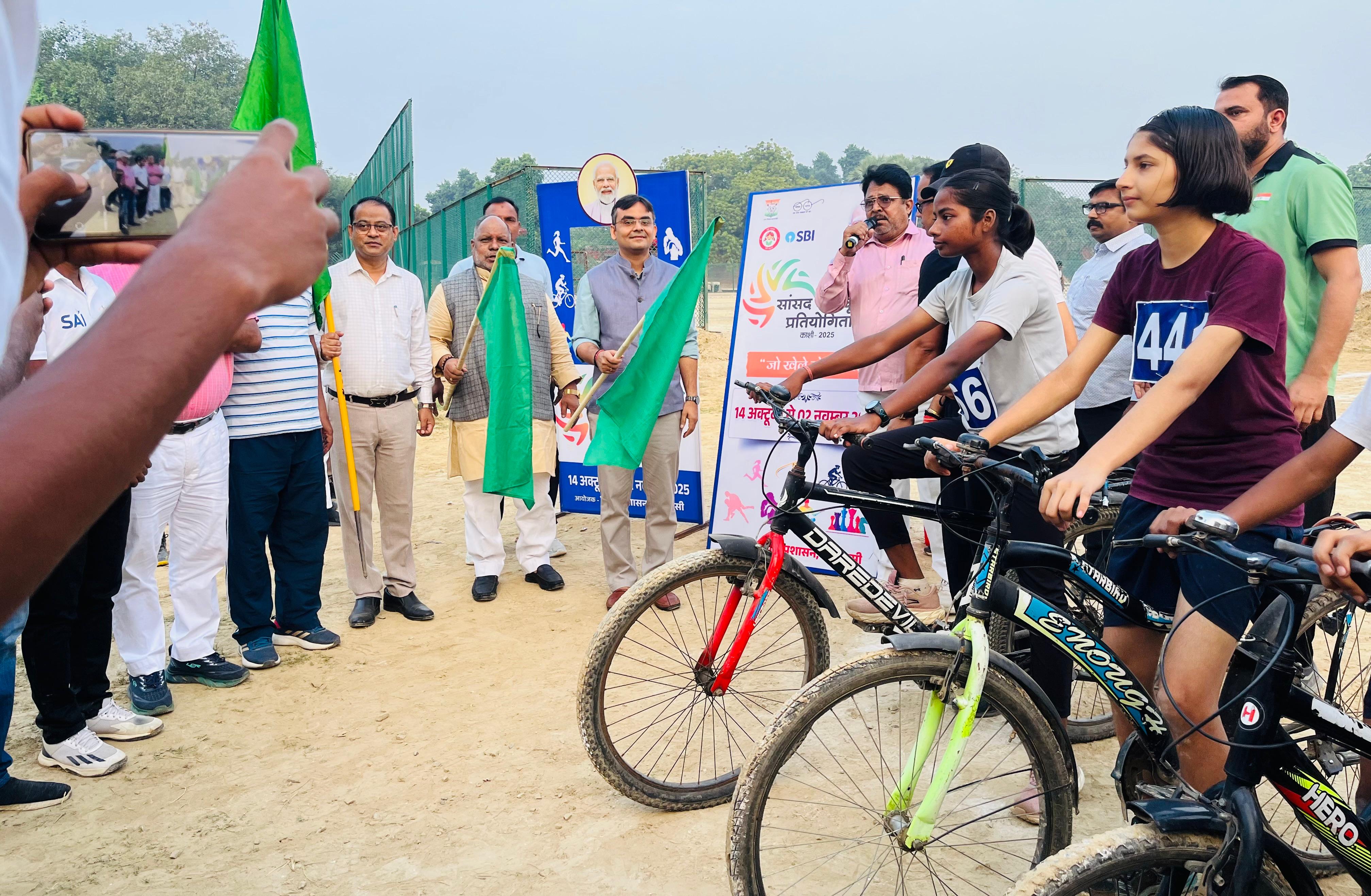 साइक्लोथान-2025 में शामिल प्रतिभागी बच्चे