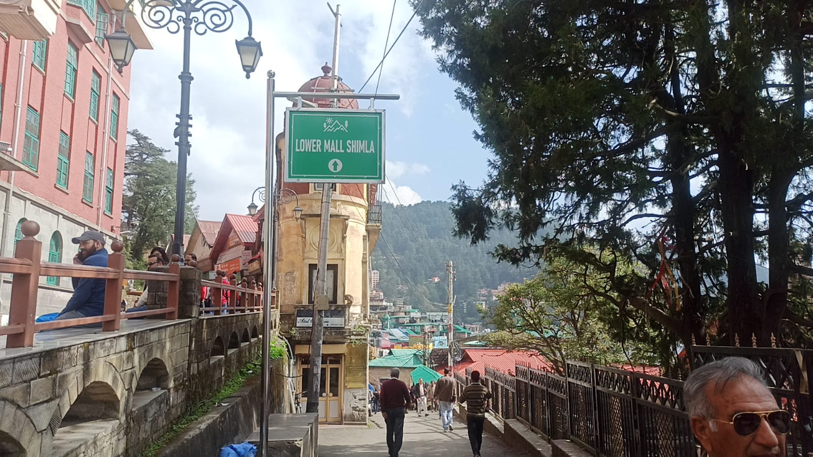 लोअर बाजार के नए नाम के बोर्ड लोअर बाजार के नए नाम के बोर्ड