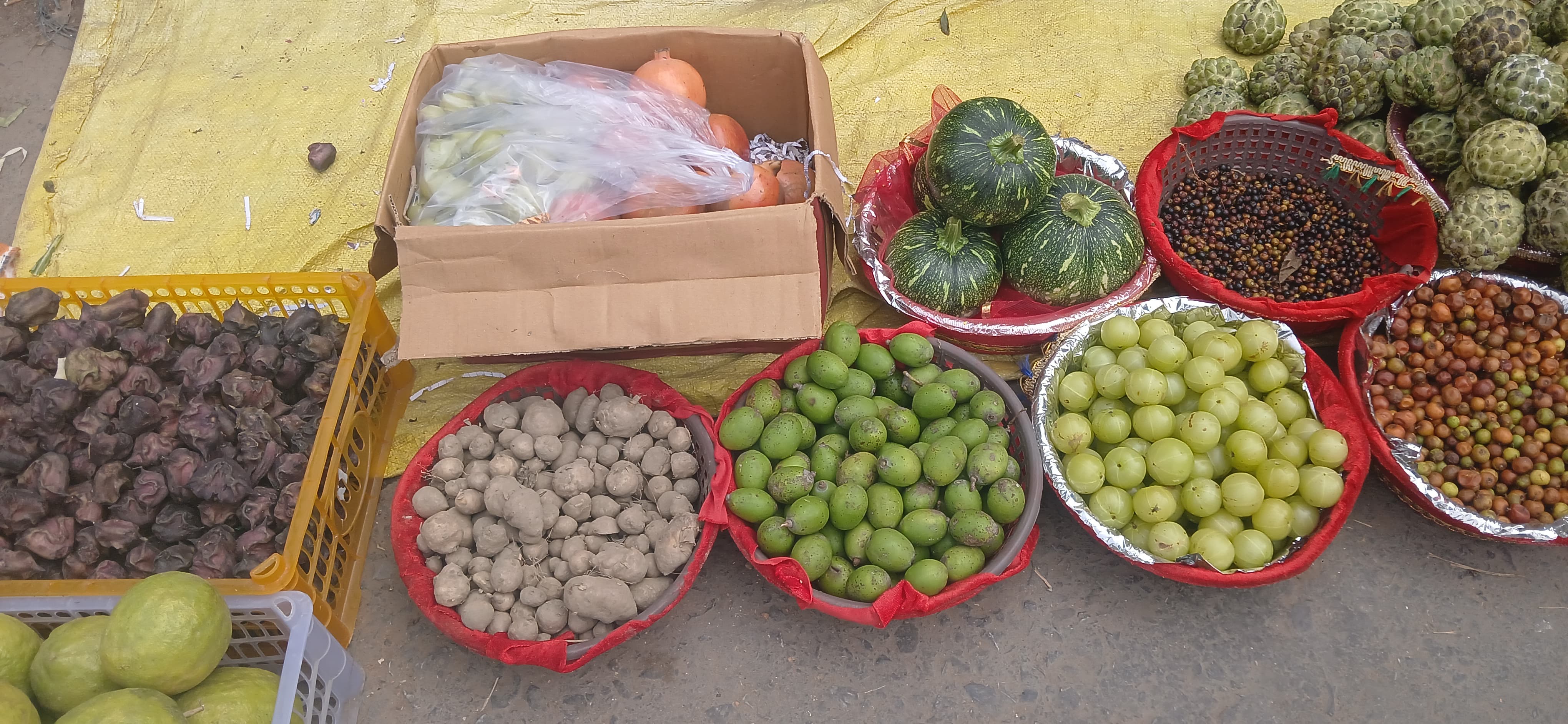 छठ पर्व पर मौसमी फल और दौरा की दुकानें छठ पर्व पर मौसमी फल और दौरा की दुकानें