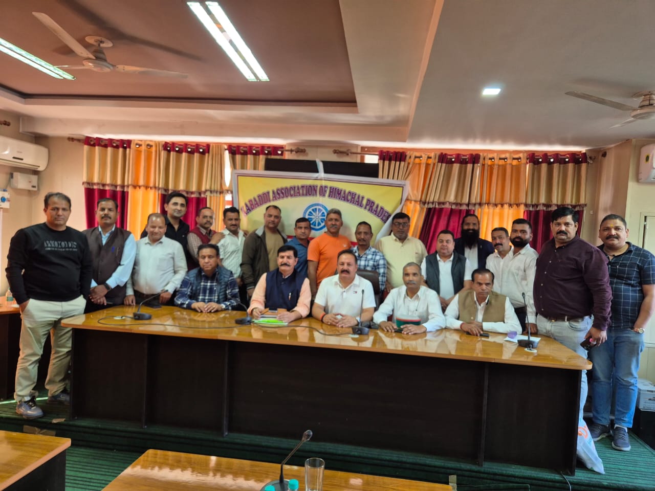 प्रदेश कबड्डी एसोसिएशन के पदाधिकारी। प्रदेश कबड्डी एसोसिएशन के पदाधिकारी।