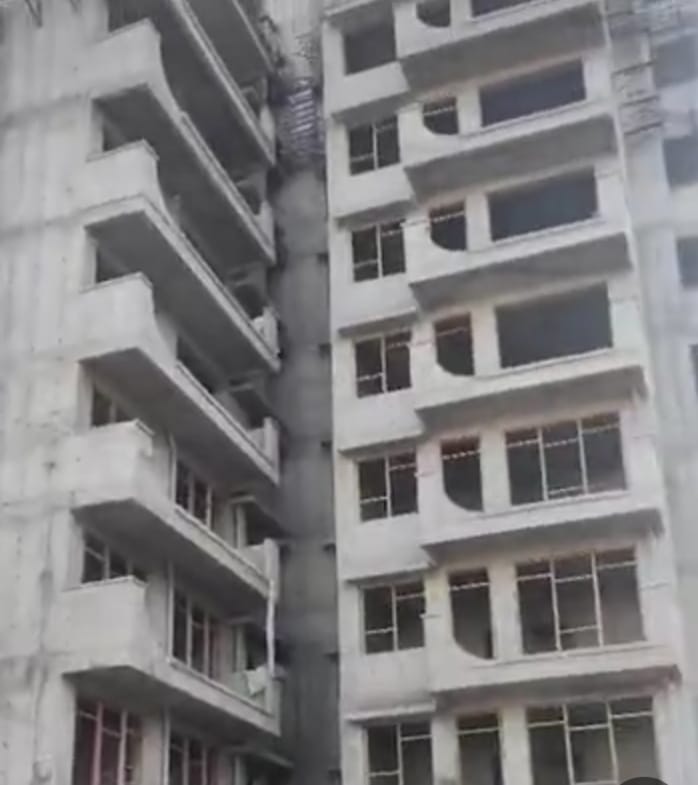 फोटो : निर्माणाधीन बिल्डिंग फोटो : निर्माणाधीन बिल्डिंग