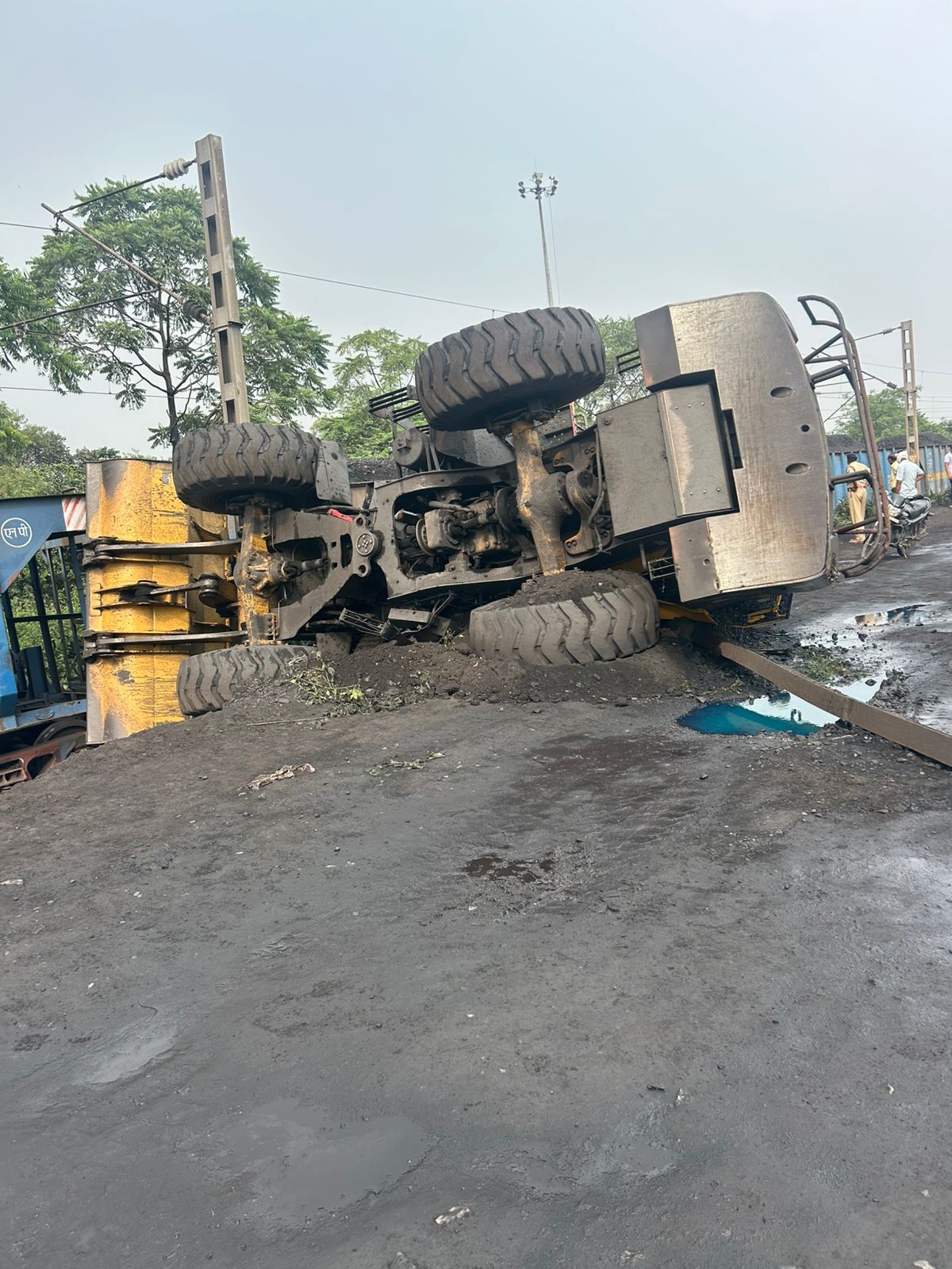 गेवरा खदान में बड़ा हादसा : मालगाड़ी से टकरा कर लोडर ऑपरेटर की दर्दनाक मौत