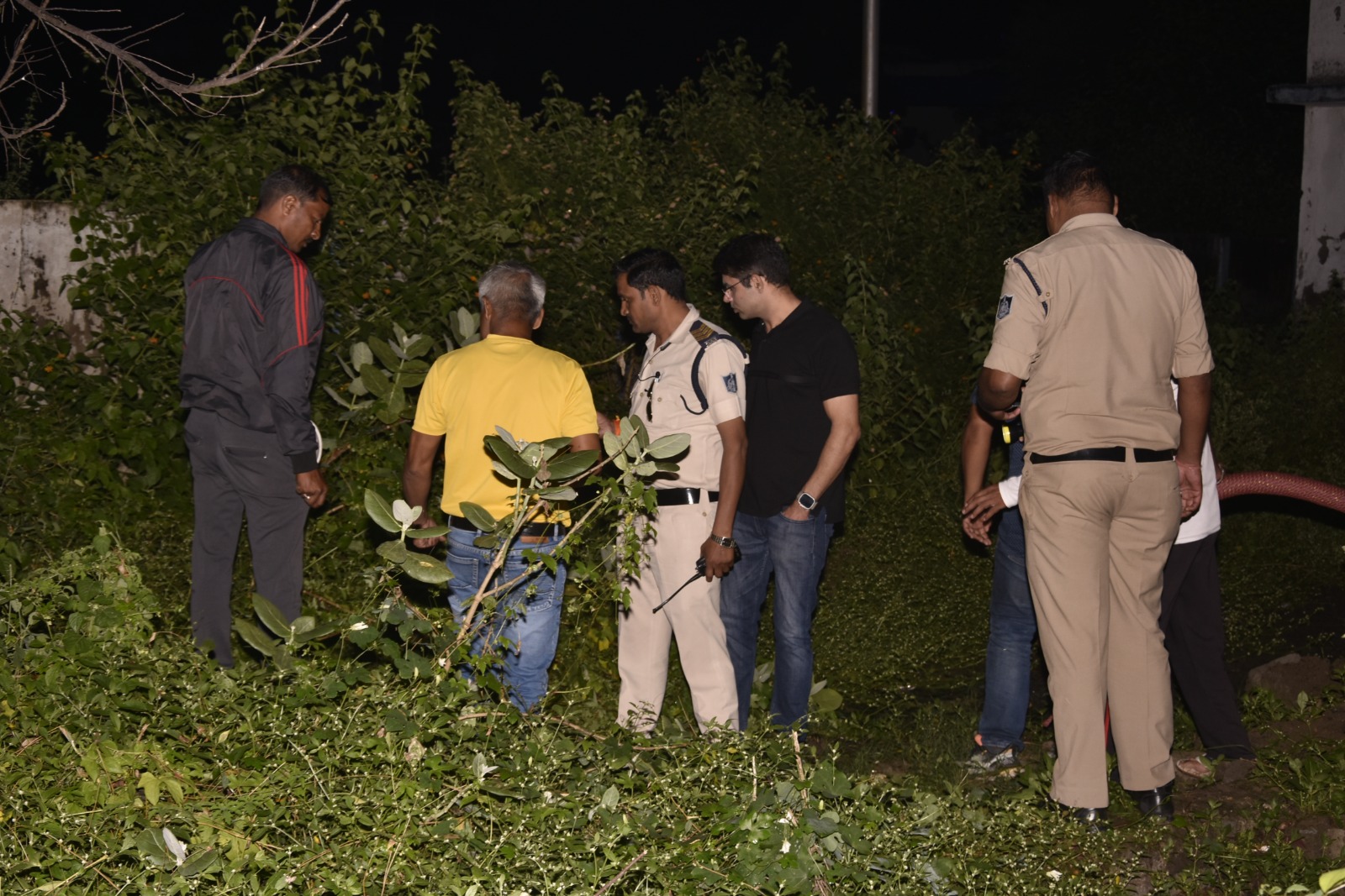 सरकारी अस्पताल के गटर में डूबने से दो बच्चों की मौत , मचा हड़कंप सरकारी अस्पताल के गटर में डूबने से दो बच्चों की मौत , मचा हड़कंप