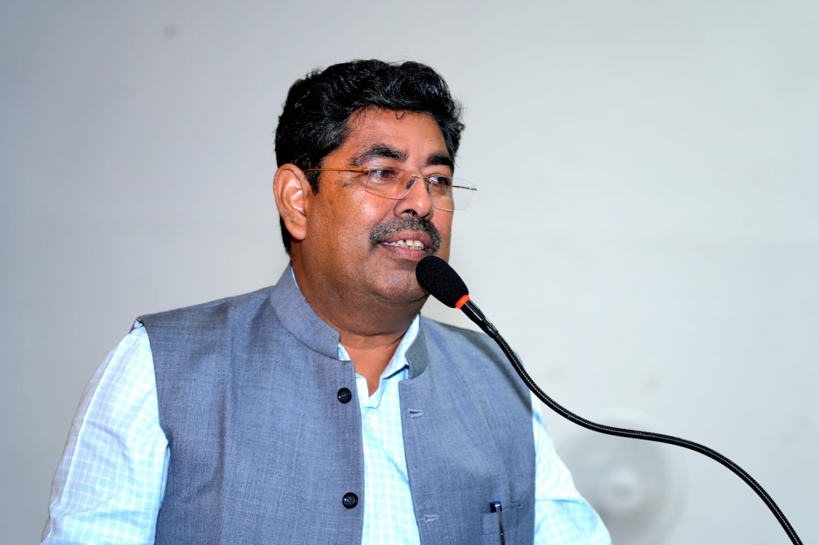 प्रो. मुन्ना तिवारी का फोटो प्रो. मुन्ना तिवारी का फोटो