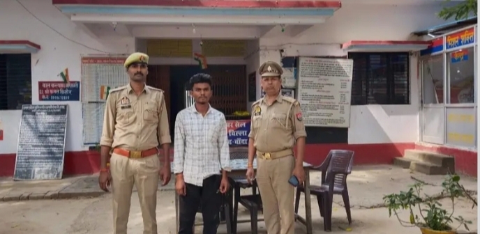 पुलिस की गिरफ्त में आरोपी