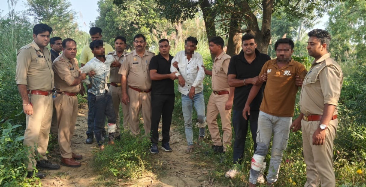 पुलिस द्वारा गिरफ्तार तीन अभियुक्त पुलिस द्वारा गिरफ्तार तीन अभियुक्त