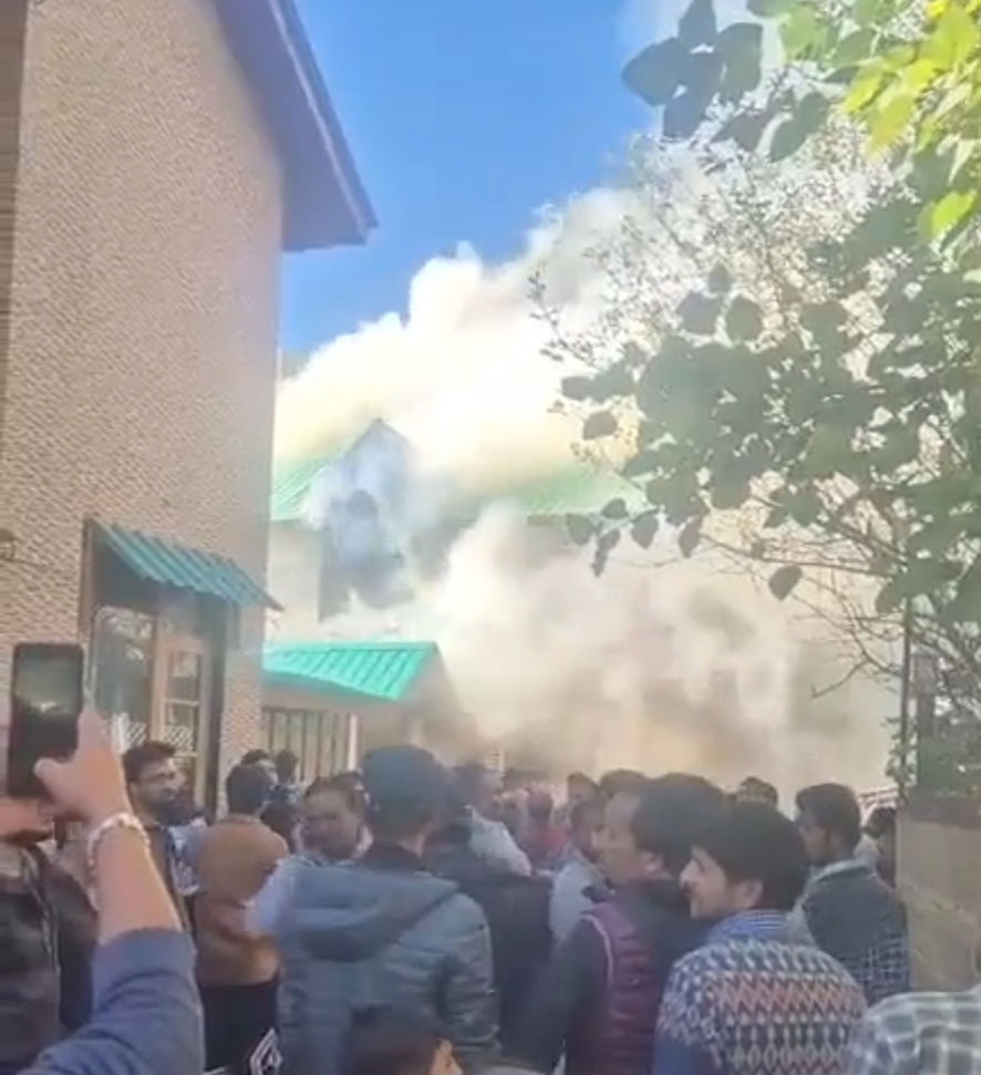 मनाली में कॉटेज में आग