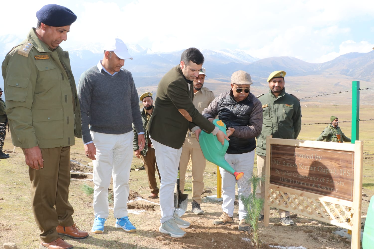 प्रधान मुख्य वन संरक्षक ने पीर पंजाल वन प्रभाग के तोसामैदान में विकास कार्यों की समीक्षा कीः प्रधान मुख्य वन संरक्षक ने पीर पंजाल वन प्रभाग के तोसामैदान में विकास कार्यों की समीक्षा कीः