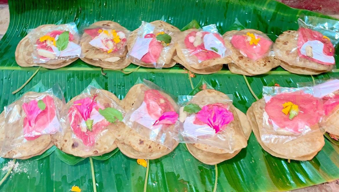 36 hours waterless fast started with Kharna in Forbesganj, devotees accepted the prasad of jaggery kheer. 36 hours waterless fast started with Kharna in Forbesganj, devotees accepted the prasad of jaggery kheer.