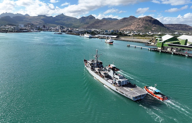 भारतीय युद्धपोत सतलुज ने मॉरीशस में हाइड्रोग्राफिक सर्वेक्षण पूरा किया