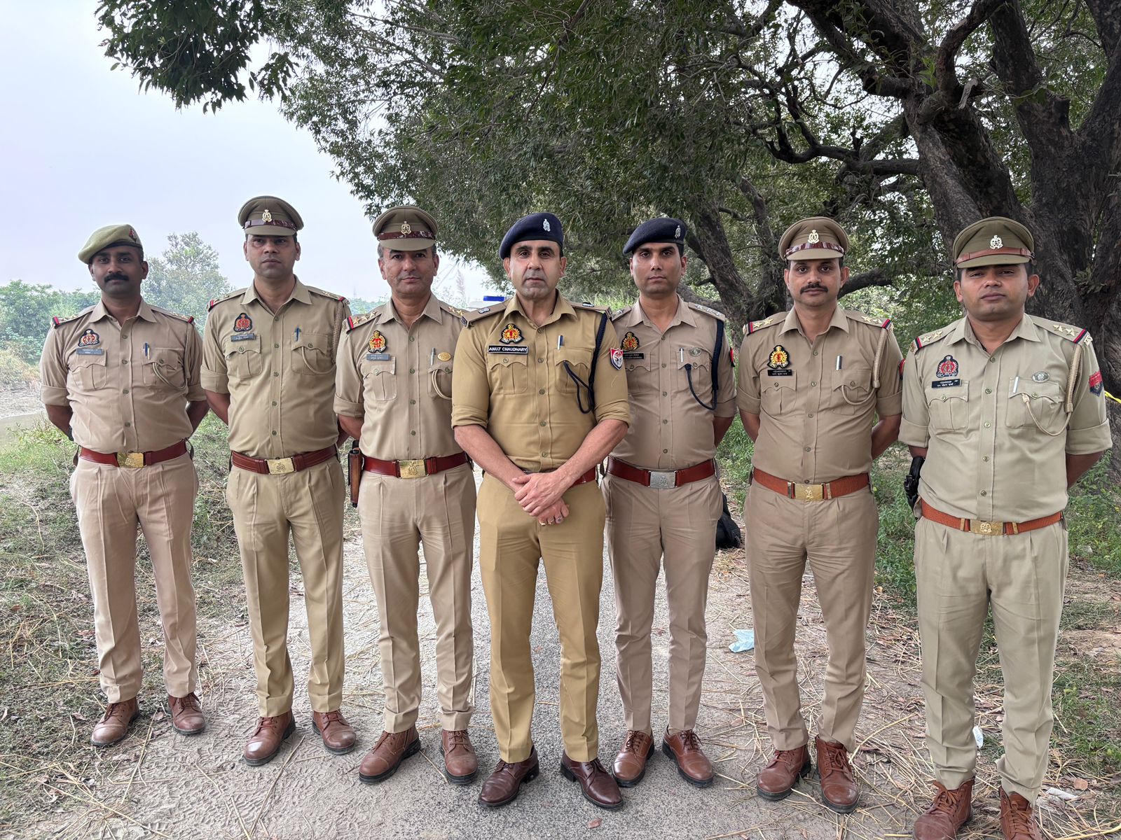 मौके पर मौजूद पुलिस मौके पर मौजूद पुलिस