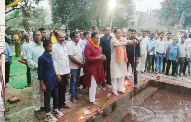 सोनीपत लोक  आस्था के महापर्व छठ पूजा पर श्रद्धा संग पूजा करते हुए भाजपा प्रदेशाध्यक्ष मोहन लाल बडौली सोनीपत लोक  आस्था के महापर्व छठ पूजा पर श्रद्धा संग पूजा करते हुए भाजपा प्रदेशाध्यक्ष मोहन लाल बडौली