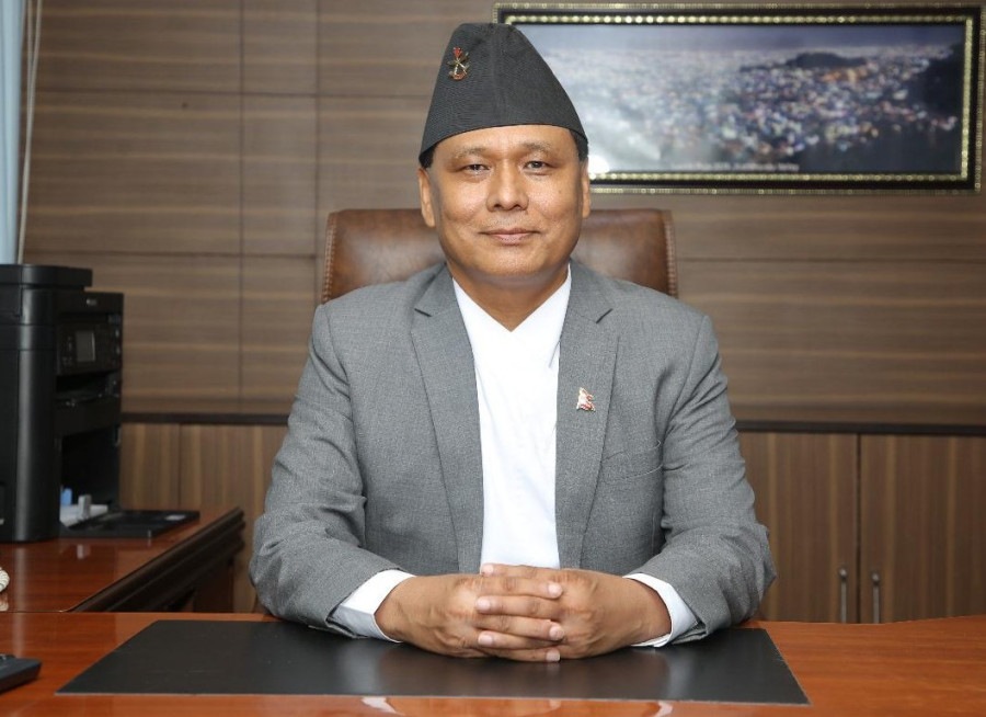 नेपाल के ऊर्जा मंत्री कुलमान घीसिंग नेपाल के ऊर्जा मंत्री कुलमान घीसिंग