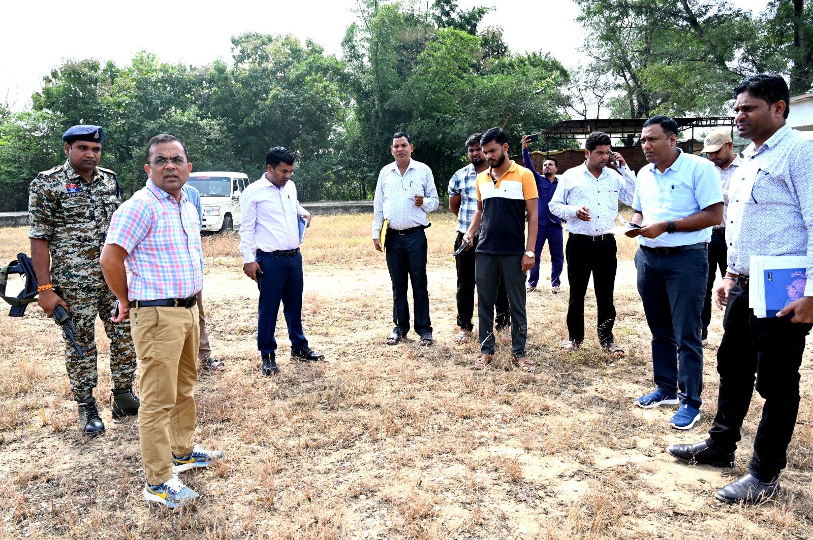 जांजगीर चांपा: जिले में 15 नवम्बर से शुरू होगी समर्थन मूल्य पर धान खरीदी, कलेक्टर ने किए केंद्रों का निरीक्षण