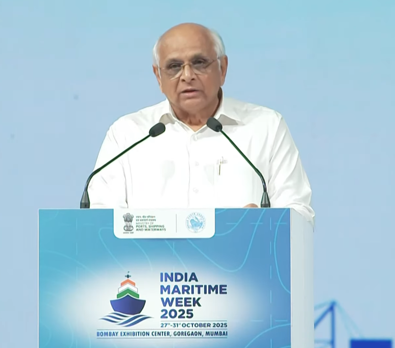 ‘इंडिया मैरीटाइम वीक 2025’  में संबोधित करते हुए मुख्यमंत्री ‘इंडिया मैरीटाइम वीक 2025’  में संबोधित करते हुए मुख्यमंत्री