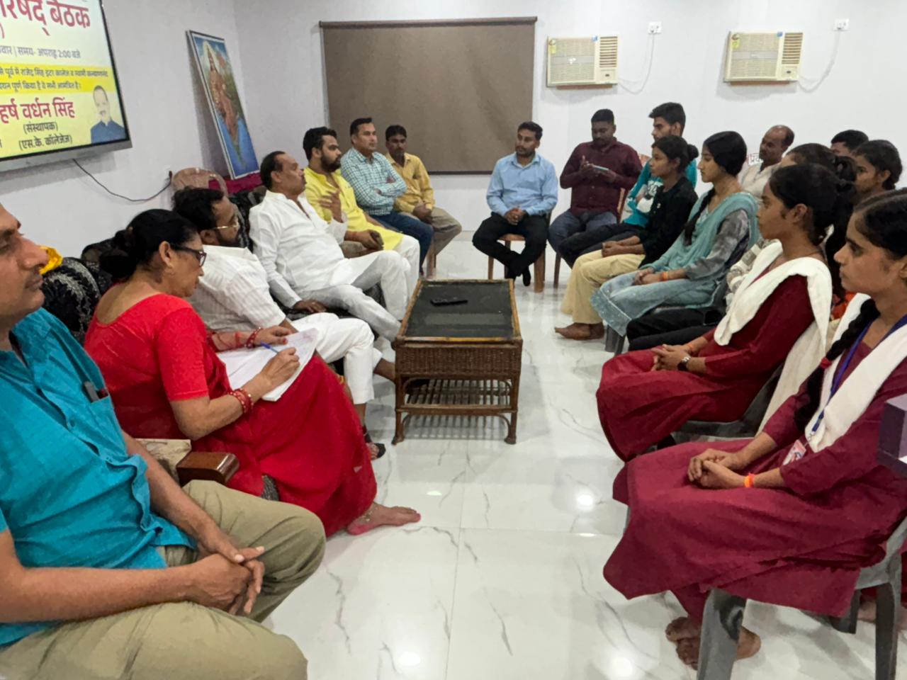 छात्र अपनी अंतर्मुखी प्रतिभा से राष्ट्र निर्माण में अपनी महती भूमिका निभाएं: हर्ष वर्धन सिंह छात्र अपनी अंतर्मुखी प्रतिभा से राष्ट्र निर्माण में अपनी महती भूमिका निभाएं: हर्ष वर्धन सिंह