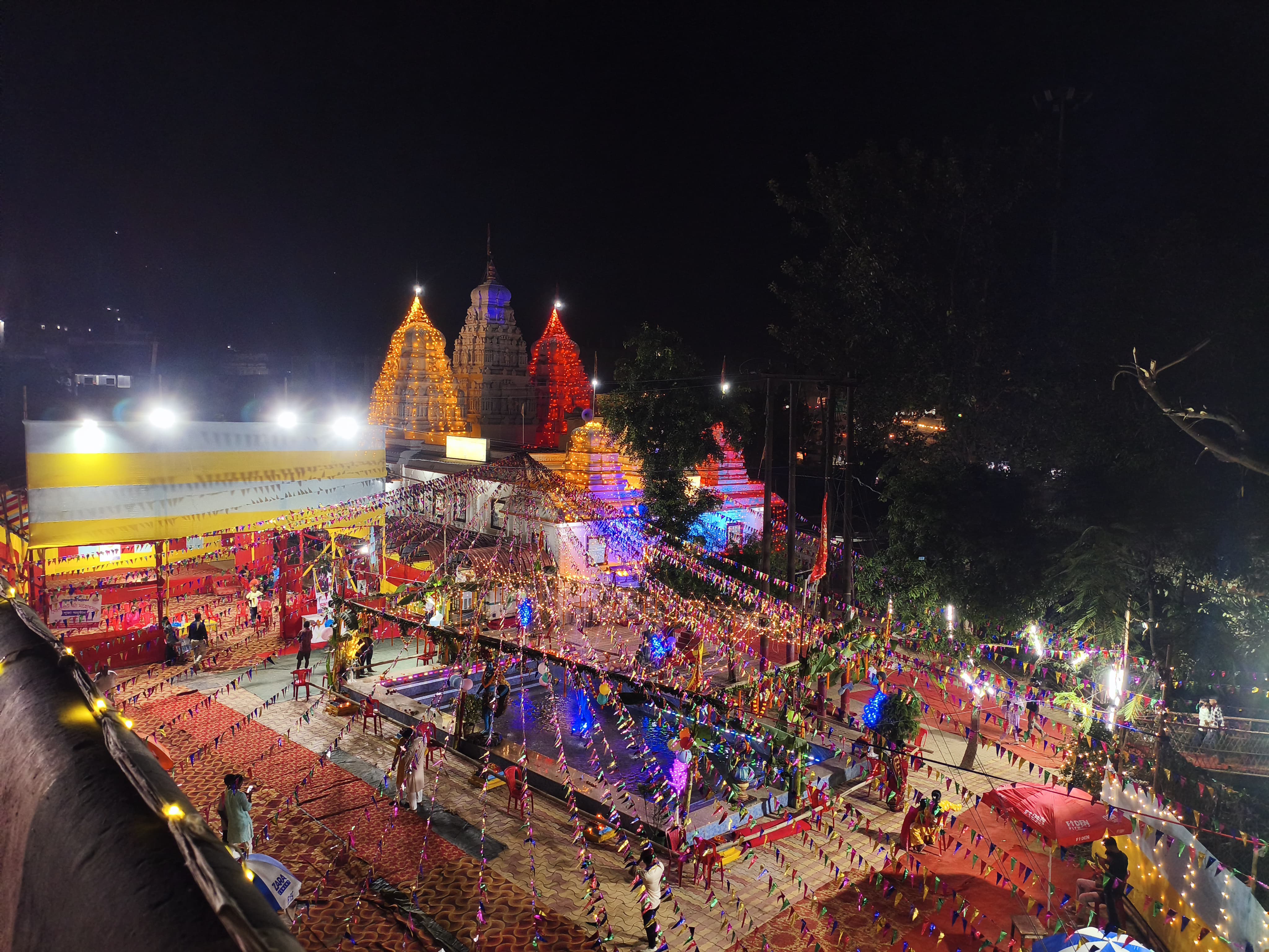 जोराबाट में ज़ुबीन को पुष्पांजलि अर्पित कर छठ पूजा अनुष्ठानों की शुरुआत