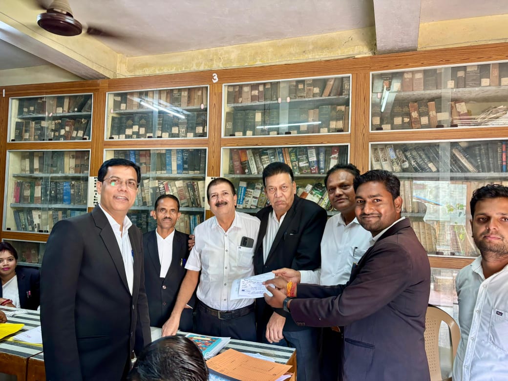 Seoni: 25 advocates filed nominations for the elections of the District Bar Association, Seoni. Seoni: 25 advocates filed nominations for the elections of the District Bar Association, Seoni.