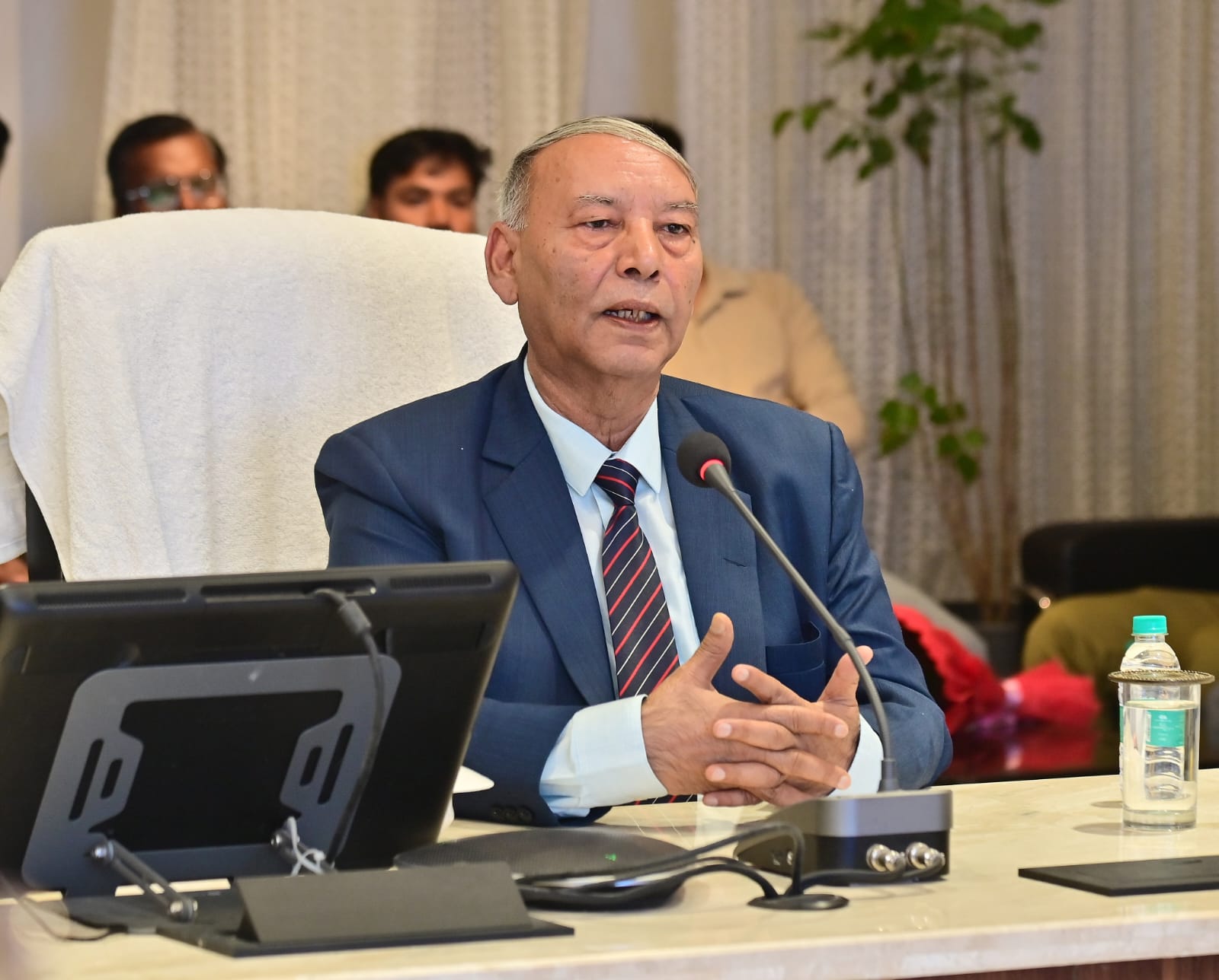 यूसी ध्यानी जनसुनवाई करते हुए यूसी ध्यानी जनसुनवाई करते हुए