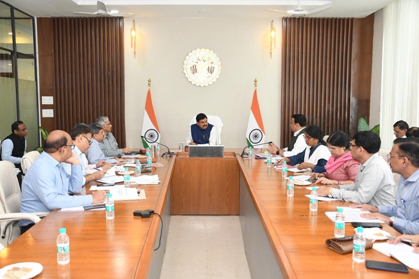 मुख्यमंत्री डॉ. मोहन यादव ने बिरसा मुंडा की 150वीं जयंती वर्ष के समापन कार्यक्रमों के संबंध में की बैठक मुख्यमंत्री डॉ. मोहन यादव ने बिरसा मुंडा की 150वीं जयंती वर्ष के समापन कार्यक्रमों के संबंध में की बैठक