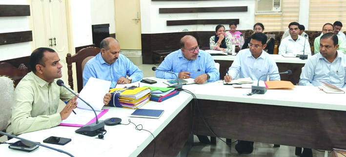 जन सुनवायी के दौरान जन सुनवायी के दौरान