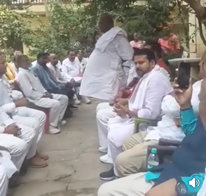 former minister addressing former minister addressing