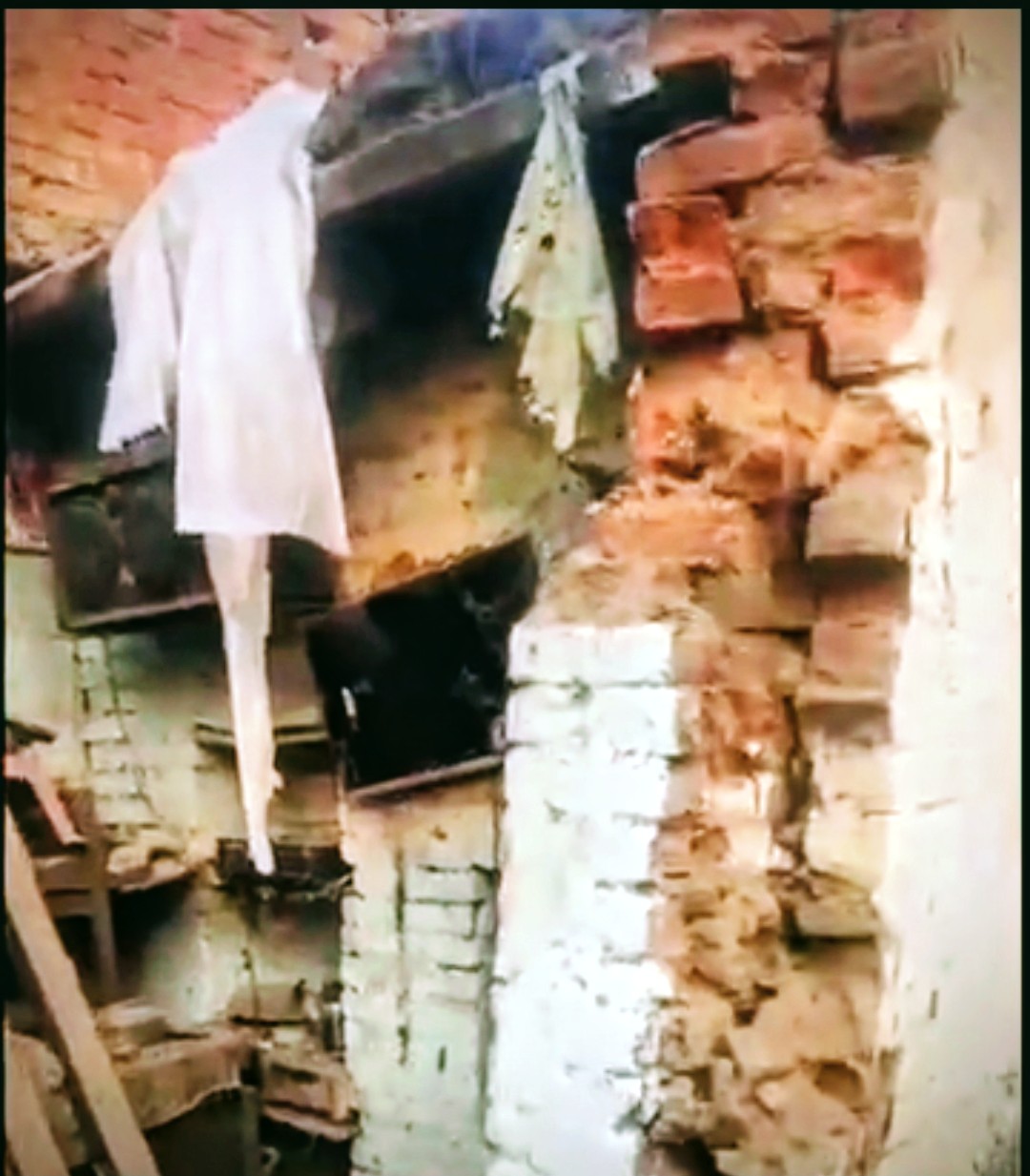 पानीपत में गैस सिलेंडर फटने से ध्वस्त मकान पानीपत में गैस सिलेंडर फटने से ध्वस्त मकान